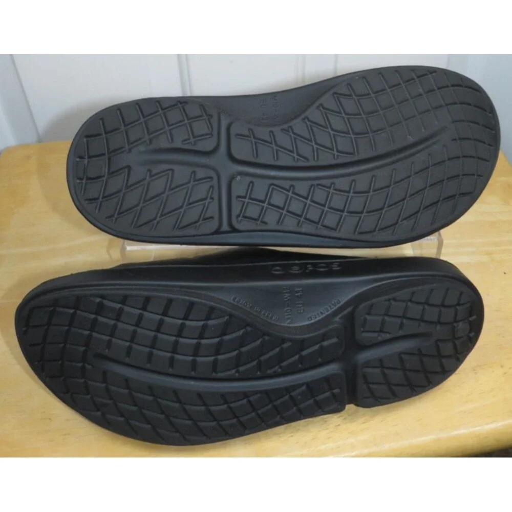 OOFOS OOahh Unisex Recovery Slide EU 43-Men’s 10/Women’s 12 Black